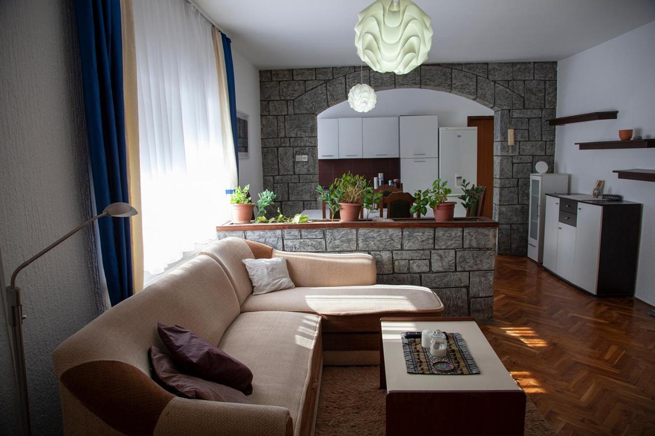 Apartman Ksenija Dakovo Exterior foto