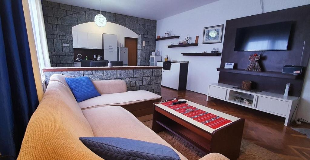 Apartman Ksenija Dakovo Exterior foto