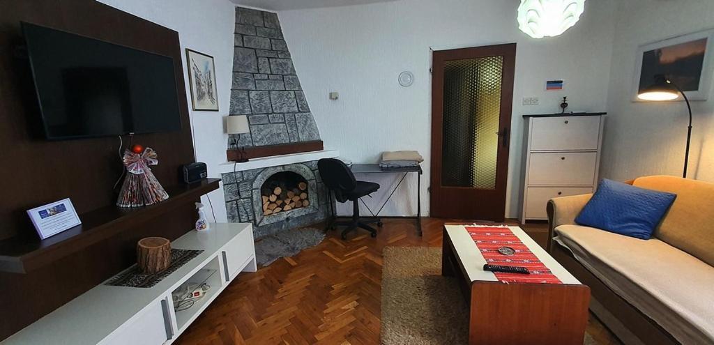 Apartman Ksenija Dakovo Exterior foto