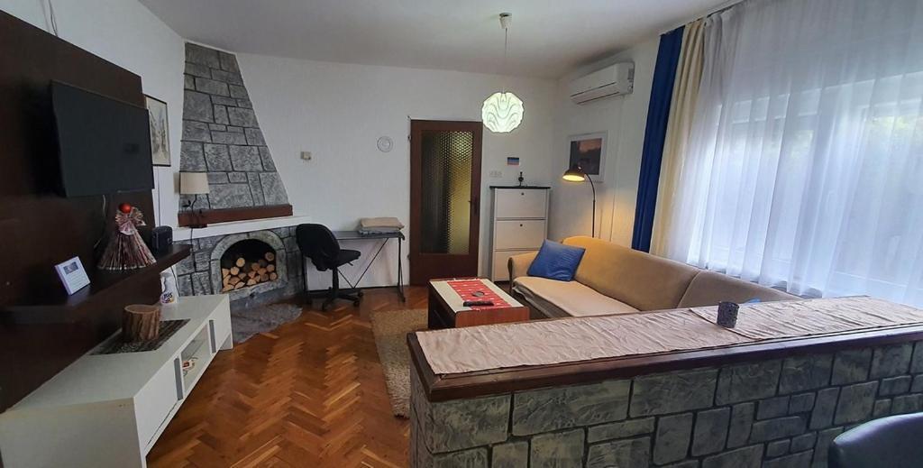 Apartman Ksenija Dakovo Exterior foto